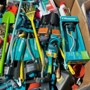 A diverse selection of Jardineria Target Tools pallets, showcasing various garden essentials.